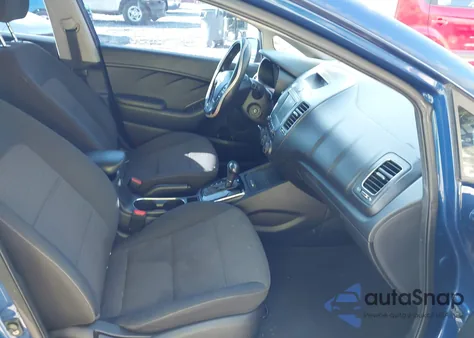 2018 Kia Forte Lx z USA, uszkodzony, nr VIN 3KPFL4A75JE170819